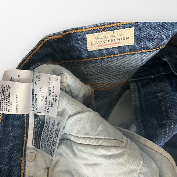 Levi’s Classic Wedgie Fit Jeans - High rise - Medium Wash - Picture 6 of 9